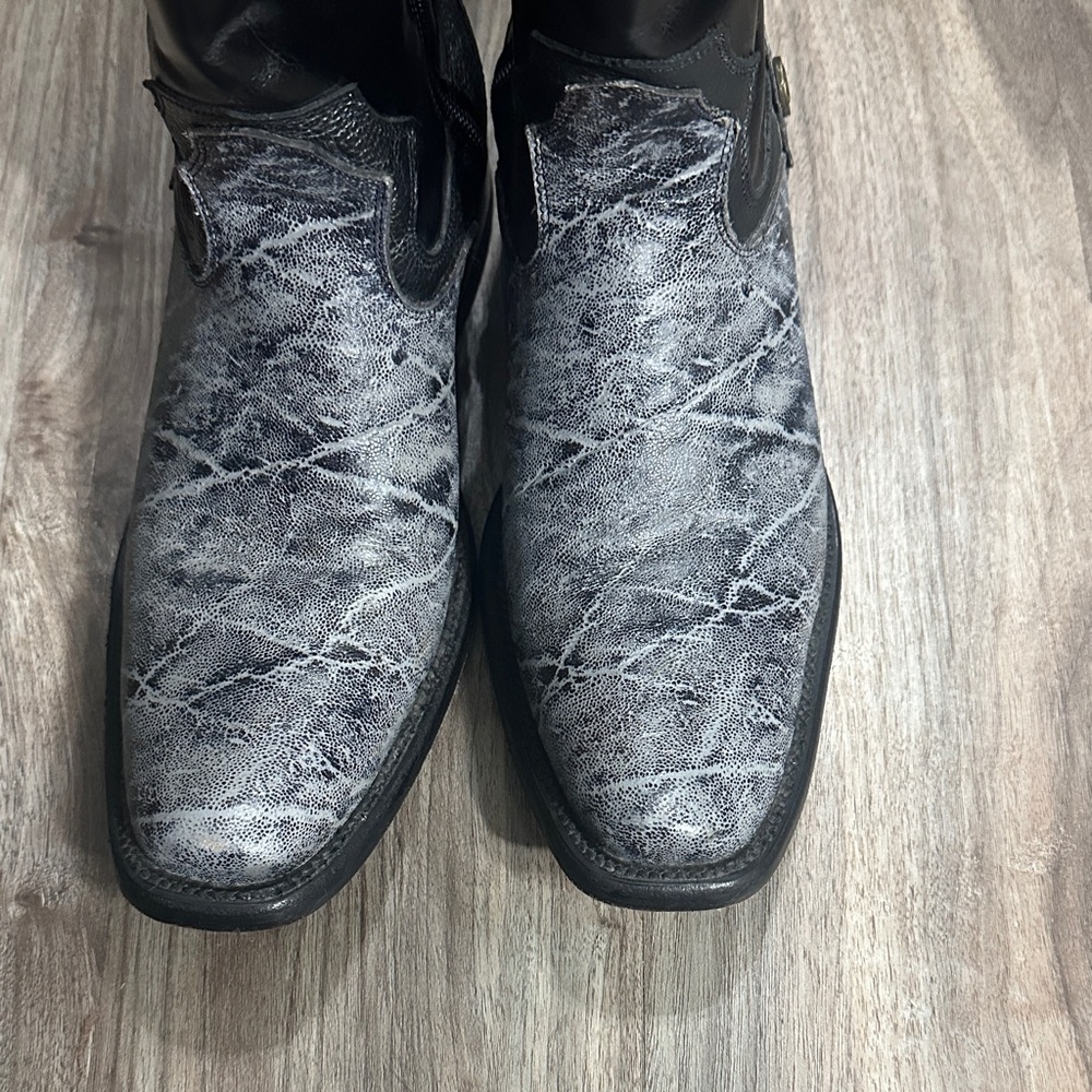 Stylish Black and Gray Men's Western Boots - Picture 7 of 13